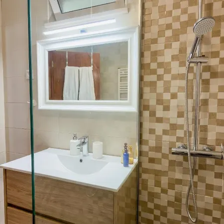 Cozy And Spacious In Graca, *