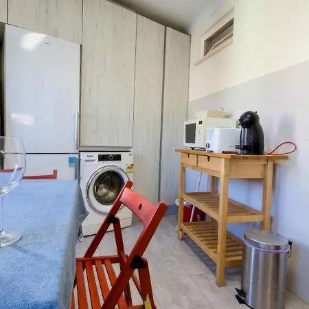 Апартаменти Cozy And Spacious In Graca,