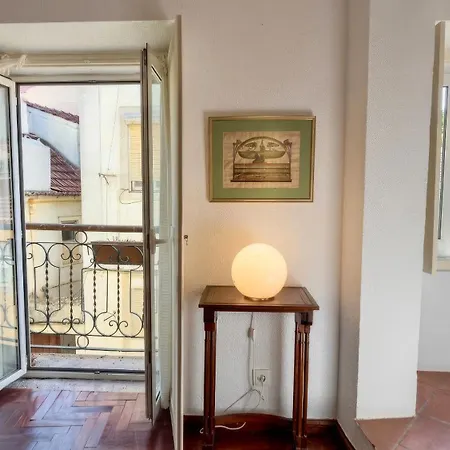 Апартаменти Cozy And Spacious In Graca, Лісабон