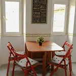 Апартаменты Cozy And Spacious In Graca, Лиссабон