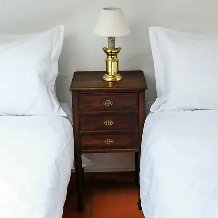 Appartamento Cozy And Spacious In Graca, Lisbona